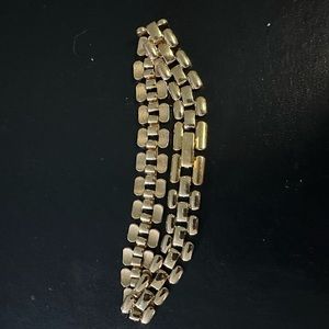 Pretty Vintage Gold Tone Bracelet